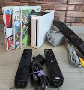 Nintendo Wii Konsole Weiß RVL-001 Bundle Wireless Sensor Bar 2 Wiimote 3 Spiele - Bild 1 von 21