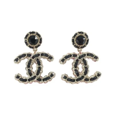 Pendientes redondos de oro de cuero CC de CHANEL Foto 1 de 3