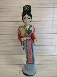 MUÑECA Vestido Tradicional Blanco De Colección 10 1/2" Alto-~ Figura de Tela Taiwán~ - Imagen 1 de 6
