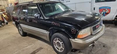 Passenger Right Headlight Fits 2001 S15 JIMMY 1118868 - Image 1 of 4