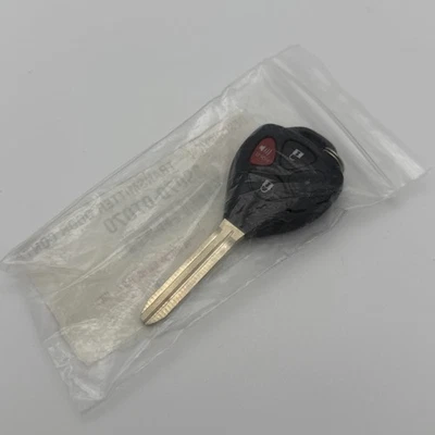 NEW OEM Toyota Keyless Entry Door Control Transmitter 89070-0T070 - Image 1 of 2