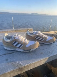 Vintage 2006 Adidas Questar Trainers Uk Size 9 New & Boxed Only pair On EBay 80s - Picture 1 of 8