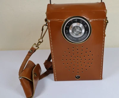 RCA Victor AM Radio Model T-1D SuperHeterodyne with case NOT TESTED Circa 1959 - Image 1 of 4