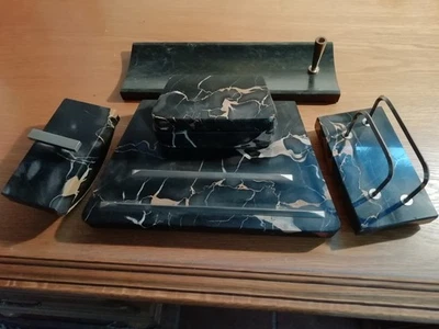 antike 4-teilige Schreibtischgarnitur (mit 2 Tintenfässern)  Südtiroler Marmor  - Bild 1 von 4