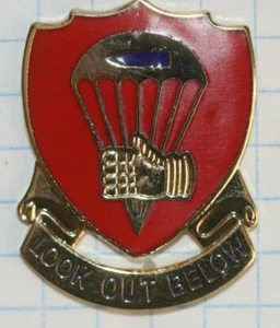 ARTILLERÍA DE CAMPO DE PARACAÍDAS TIPO 376O EJÉRCITO DE ESTADOS UNIDOS PFA 82O DIV CREST DI - Imagen 1 de 2