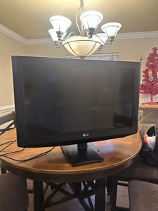 32” LG-TV Used (No remote) - Picture 1 of 3