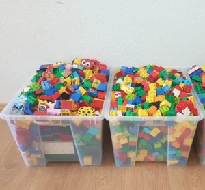 (D) )Lego Duplo 100 Steine Grundbausteine verschiedene Farben und Formen - Bild 1 von 2