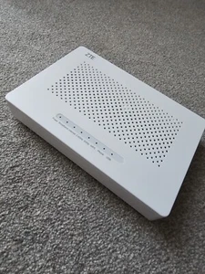 HYPEROPTIC ZTE ZXHN H298A HOME GATEWAY FIBRE MODEM ROUTER - Picture 1 of 4
