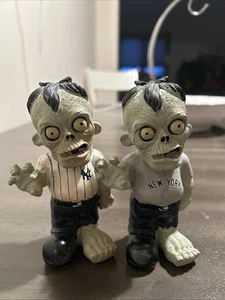 New York Yankees Team Zombies 2-pack, MLB Forever Nightmares, Halloween - Picture 1 of 5