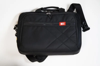 Case Logic Laptop/Tablet Case 17" Laptop and Tablet case - Image 1 of 4