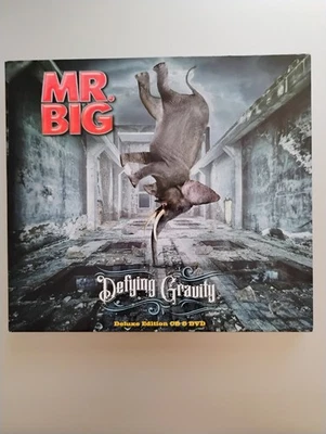 Mr. Big - Defying Gravity (Deluxe Edition: CD & DVD/Digipak/VG Pre-owned) Foto 1 de 4