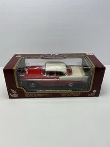 Road Legends 1956 Chevy Bel Air rot/weiß Maßstab 1:18 - Bild 1 von 8