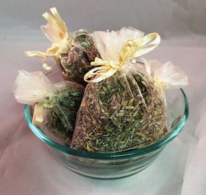 Set of 4 Lavender Sachets made with Ivory Organza Bags - Picture 1 of 3