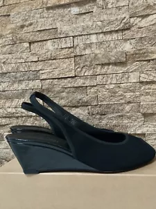 womens shoes size 9 1/2 Donald Pliner Black Summer. Excellent Condition. - Picture 1 of 4