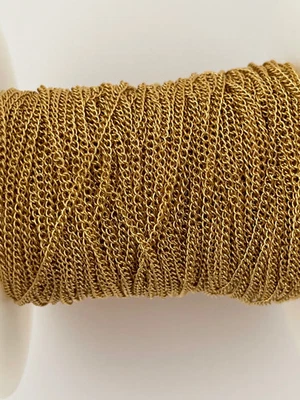 Cadena de bordillo llena de oro de 14K - 1,5 mm de ancho, se vende por el pie - relleno de oro real Foto 1 de 3