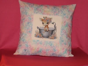 Funda de almohada hecha a mano - Jirafa en ducha - Multicolor - Imagen 1 de 2
