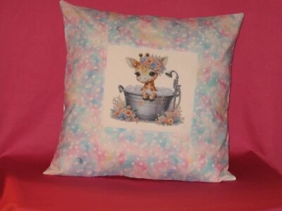 Funda de almohada hecha a mano - Jirafa en ducha - Multicolor Foto 1 de 2