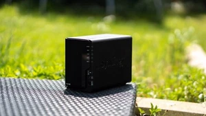 Synology DiskStation DS220+ NAS Storage Server | Plex box | file server | micro - Afbeelding 1 van 4