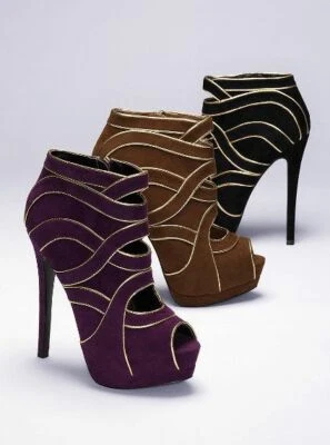 BOTÍN VICTORIA’S SECRET RIBETE METÁLICO 9 Foto 1 de 2