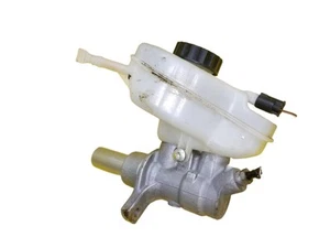 Mercedes C Class Brake Master Cylinder 2.1 Diesel OM651.921 W205 2015 A20543001 - Picture 1 of 7