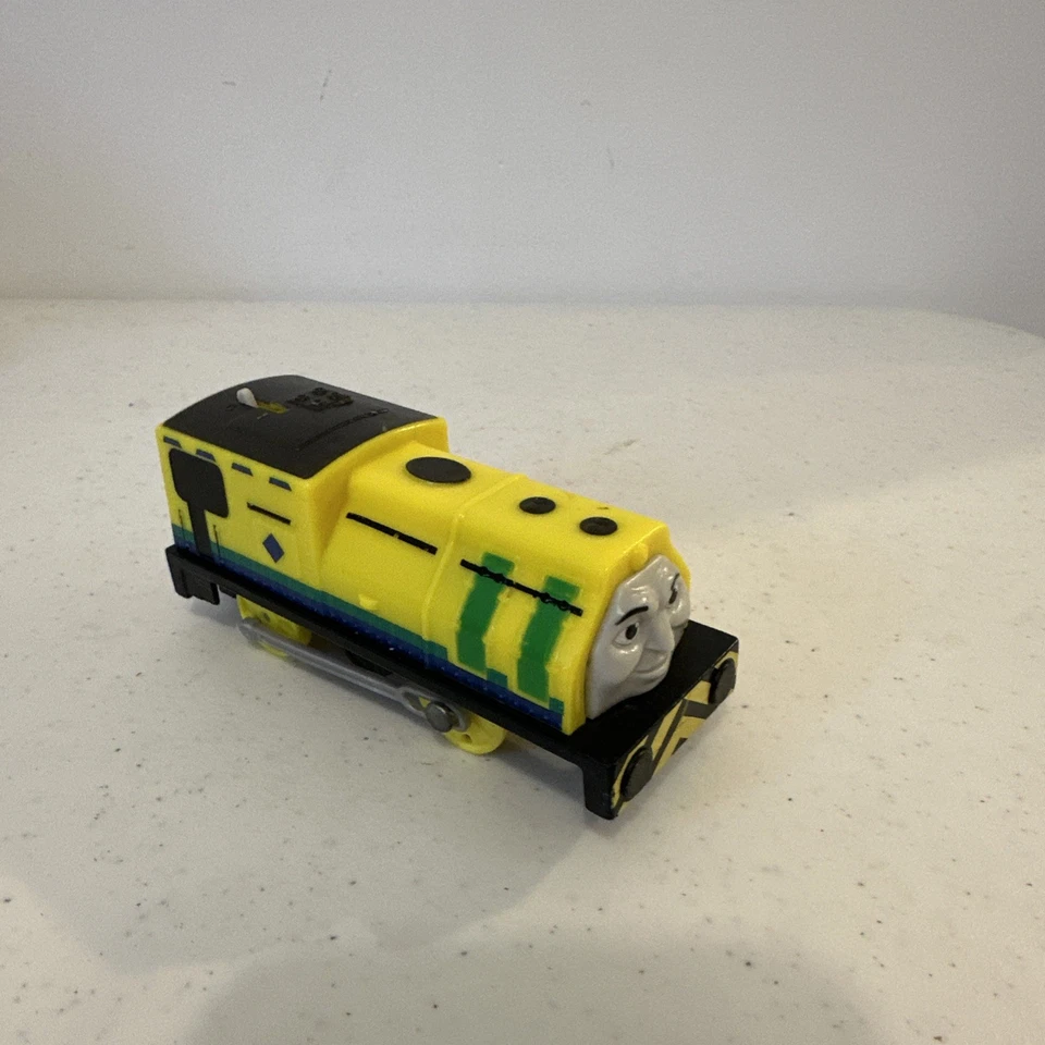 Thomas and Friends Raul Trackmaster Motorized Train Engine 2013 Tested and Works - Image 1 of 4