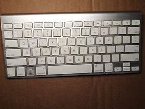 Genuine Apple A1255 Wireless Bluetooth Keyboard  Silver White Not Tested - Picture 1 of 3