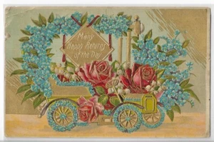 Vintage Postkarte - viele glückliche Returns - goldenes Auto mit rosa Rosen & blauen Blumen - Bild 1 von 2
