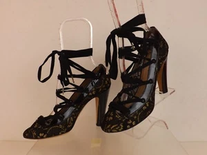 NUEVAS BOMBAS CLÁSICAS MARC JACOBS MALLA NEGRA PATENTE CUERO ESTAMPADO DORADO 38 ITALIA - Imagen 1 de 12