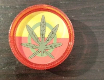 Grinder / Crusher / Gewürzmühle  - Motiv Hanfblatt  (Neu) (Rot) - Bild 1 von 3