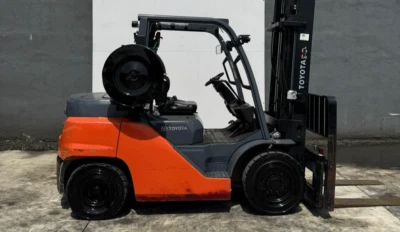 2020 Toyota 8FD40U Diesel FORKLIFT 8200 LB CAPACITY - Image 1 of 4