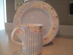 GUESS STEINGUT ~ DECOUPAGE ~ DESSERTTELLER & BECHER  - Bild 1 von 3