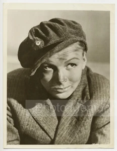 Veronica Lake, the Angel Face of Hollywoods Golden Age - Vintage Photo 1942 - Bild 1 von 2