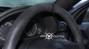 Für 95 + Mercedes Sprinter 1 Perforiert Leder Lenkrad Abdeckung + Schwarz Riemen - Picture 1 of 1