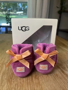 UGG BOOTS Pink INFANT SIZE 2/3 BABY Suede Bows Booties Back Closure EUC - Picture 1 of 12