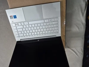 Ordinateur portable HP Pavilion 14 pouces - Photo 1/8