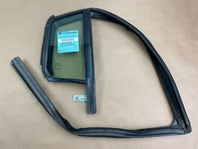 NOVO 2007-2014 OEM Chrysler 200 Porta Janela Vidro Run RH Traseiro Novo OEM 05074572AE - Imagem 1 de 4