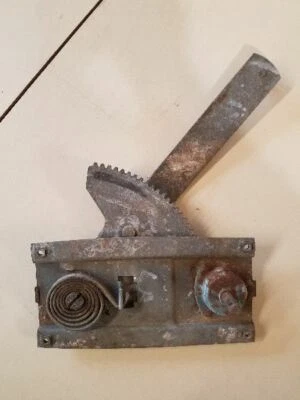 1953 CHRYSLER WINDSOR CLUB COUPE 2DR SEDAN DRIVERS SIDE 1/4 WINDOW REGULATOR - Image 1 of 4