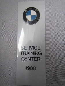INSIGNIA BMW NUEVA COLECCIONABLE DADO SERVICIO DE FORMACIÓN COMPLETO PARA ESE AÑO 1988 - Imagen 1 de 5