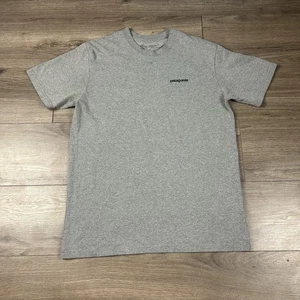PATAGONIA Hombres P-6 Logo Manga Larga Responsibili-Camiseta-Gris Brezo-MED - Imagen 1 de 6