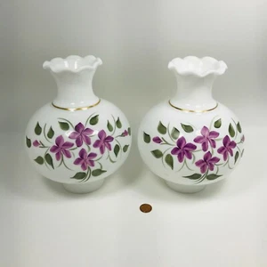 Paar Windlicht Öllampenschirme handbemalt floral Blumen lila Milchglas - Bild 1 von 10
