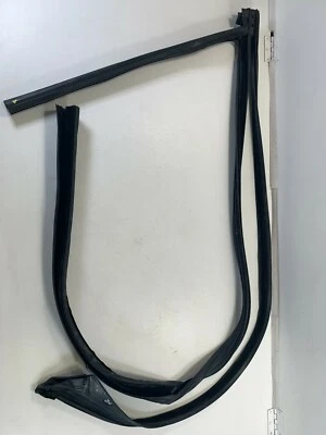2019-2020 BMW 530i/540i RH-Front Door Weather Strip OEM 51-33-7-336-964 - Image 1 of 4