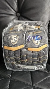 Sg Cricket Batting Gloves Black Gold Left hand - Picture 1 of 4