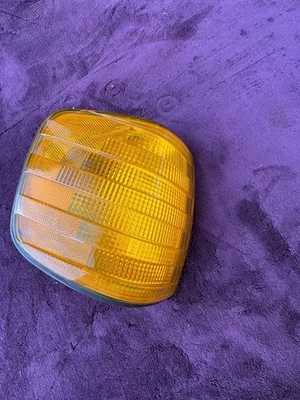 MERCEDES W126 INTERMITENTE DERECHO 300SDL 380SEL 500SEL 420SEL 560SEL OEM  Foto 1 de 4