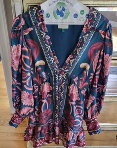 💕FARM RIO - MINI ABITO MANICA LUNGA ARAZZO CONCHIGLIA - Vendita al dettaglio $230 Tg. XS - Foto 1 di 3