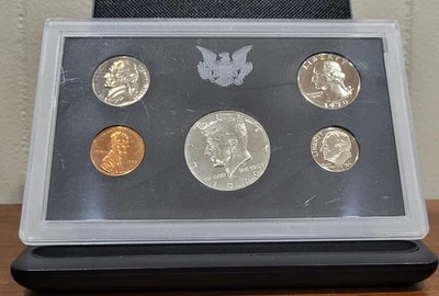 1970 US Proof Set 5 Coin Original Mint Packaging  - Image 1 of 4