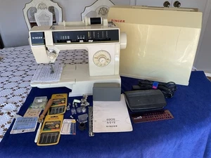 SINGER Heavy Duty Nähmaschine Modell 6212C mit Fußpedal, manuell - funktioniert super! - Bild 1 von 10