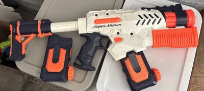 Pistola de agua Nerf Super Soaker Tornado Strike Blaster Range ff Foto 1 de 4