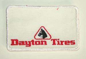 2 Vintage Dayton Tire & Rubber Company Service Namensschild Stoff Patch Neu NOS 70er - Bild 1 von 1
