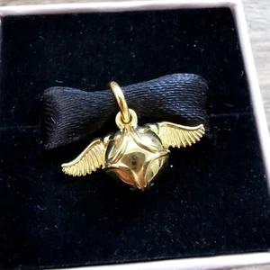 Pandora x Harry Potter Golden Snitch Gold Pendant Charm - Picture 1 of 2