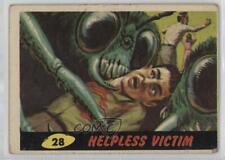 1962 Topps Bubbles Mars Attacks! Helpless Victim #28 sy3